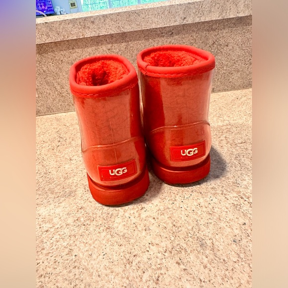 UGG Classic Clear Mini Boots Hibiscus Red Kids Size US 12 - Picture 4 of 11